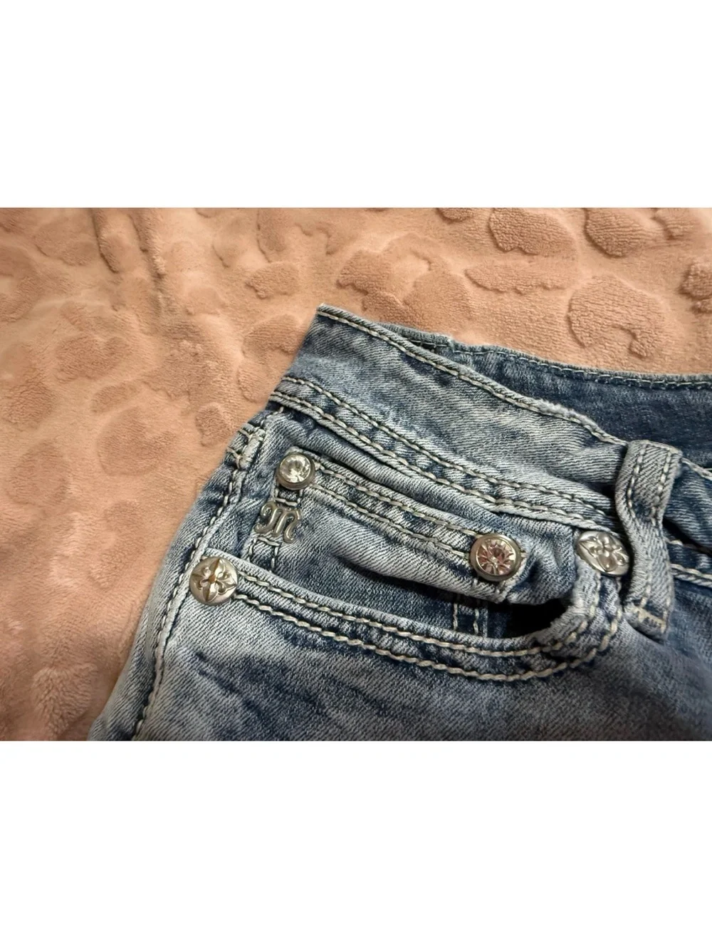 Miss Me Women’s Light Was Mid Rise Easy Jean Shorts! Size 30 34x3